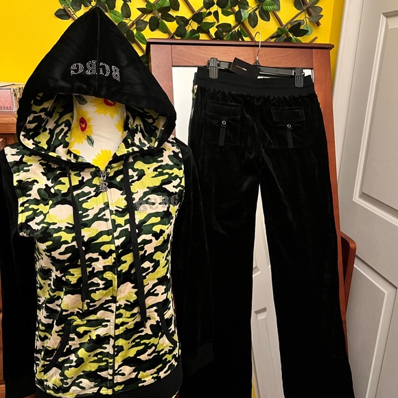 BCBG velour tracksuit - Picture 1 of 6